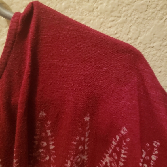 Red Pattern Tee - Picture 3 of 3